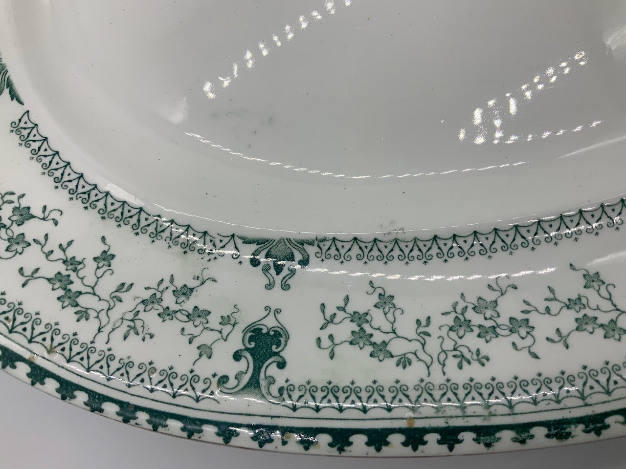 1870 Green Ivory Antique Made In England By John Maddock & Sons Ltd Royal Vitreous Dorothy Rono379318. Royal Vitreous Vintage Modern Farmhouse Table For Christmas Gifts Magnolia Style Chip Joanna Gaines Home Decor Interior Decorating Holiday Serving Dish Kitchen Table Ware Dining Wedding Special Gift Heirloom China