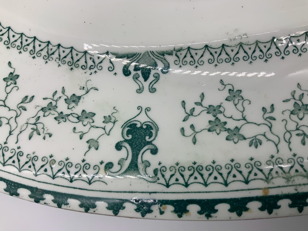 1870 Green Ivory Antique Made In England By John Maddock & Sons Ltd Royal Vitreous Dorothy Rono379318. Royal Vitreous Vintage Modern Farmhouse Table For Christmas Gifts Magnolia Style Chip Joanna Gaines Home Decor Interior Decorating Holiday Serving Dish Kitchen Table Ware Dining Wedding Special Gift Heirloom China